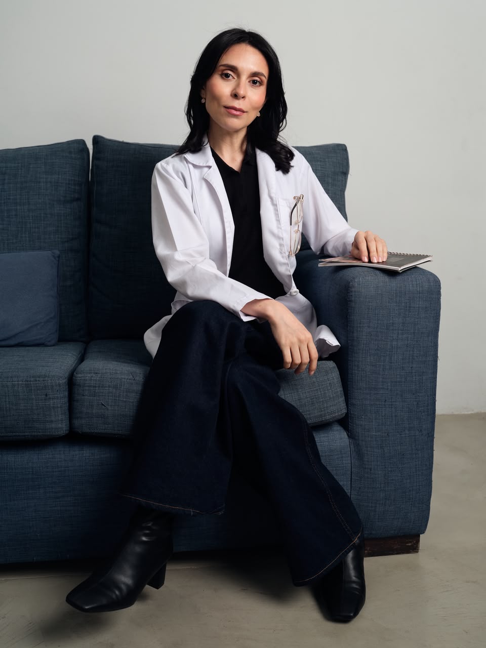 Fotografía de la Dra. Paula Gómez, médica especialista en Psiquiatría